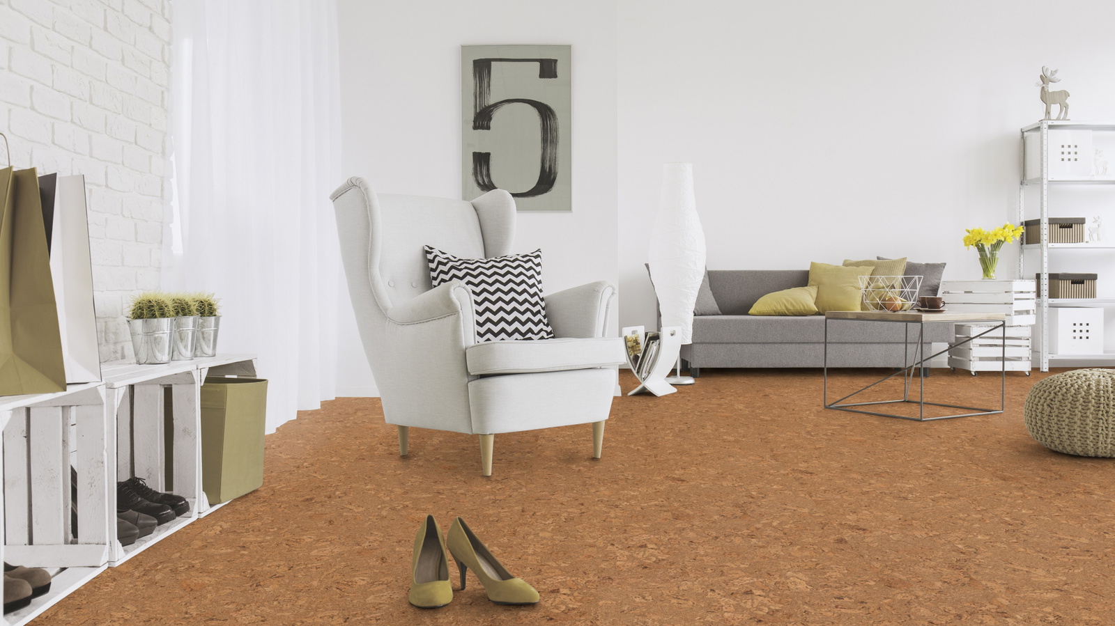 Milieubild Wohnzimmer mit Sessel und Sofa - Wicanders HDF Klick-Korkboden cork Essence Originals Dawn Milieubild Wohnzimmer mit Sessel und Sofa - Wicanders 80002244