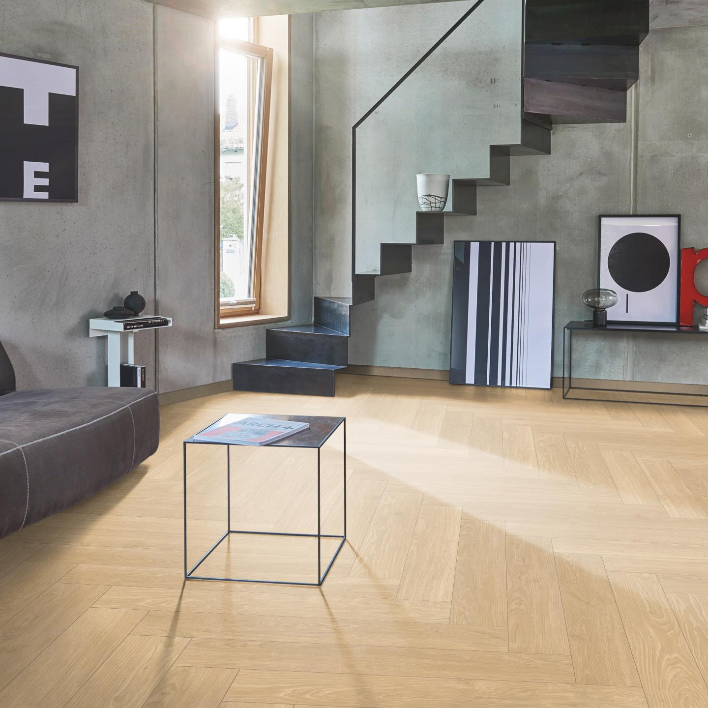 Milieubild Wohnzimmer im modernen Loft-Stil - Parador Laminat Trendtime 3 Eiche Studioline natur Milieubild Wohnzimmer im modernen Loft-Stil - Parador 1747866