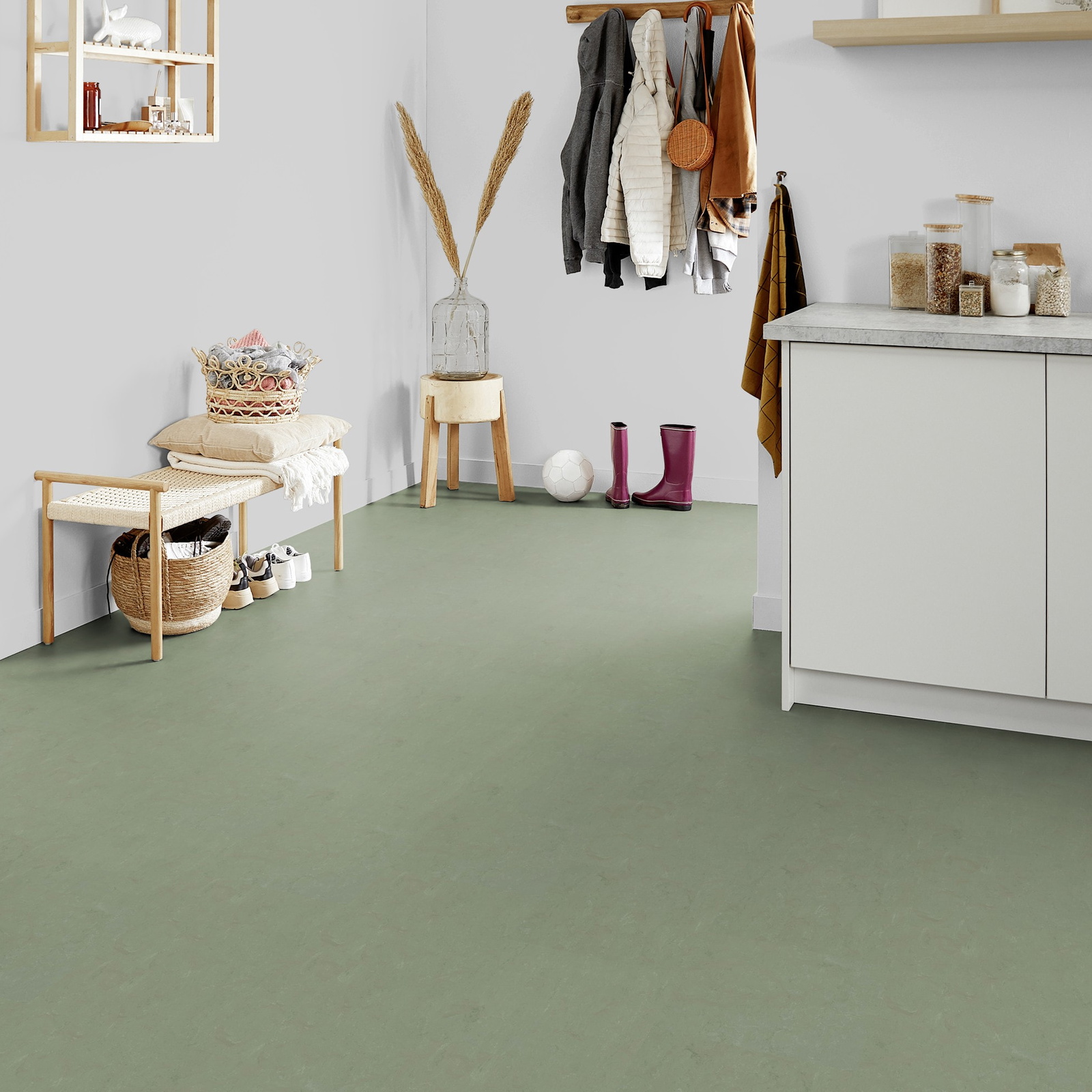 Milieubild Kompakte Küchenzeile im offenen Wohnbereich - Forbo Flooring Marmoleum Modular Accent Pine Forest Milieubild Kompakte Küchenzeile im offenen Wohnbereich - Forbo Flooring 255335