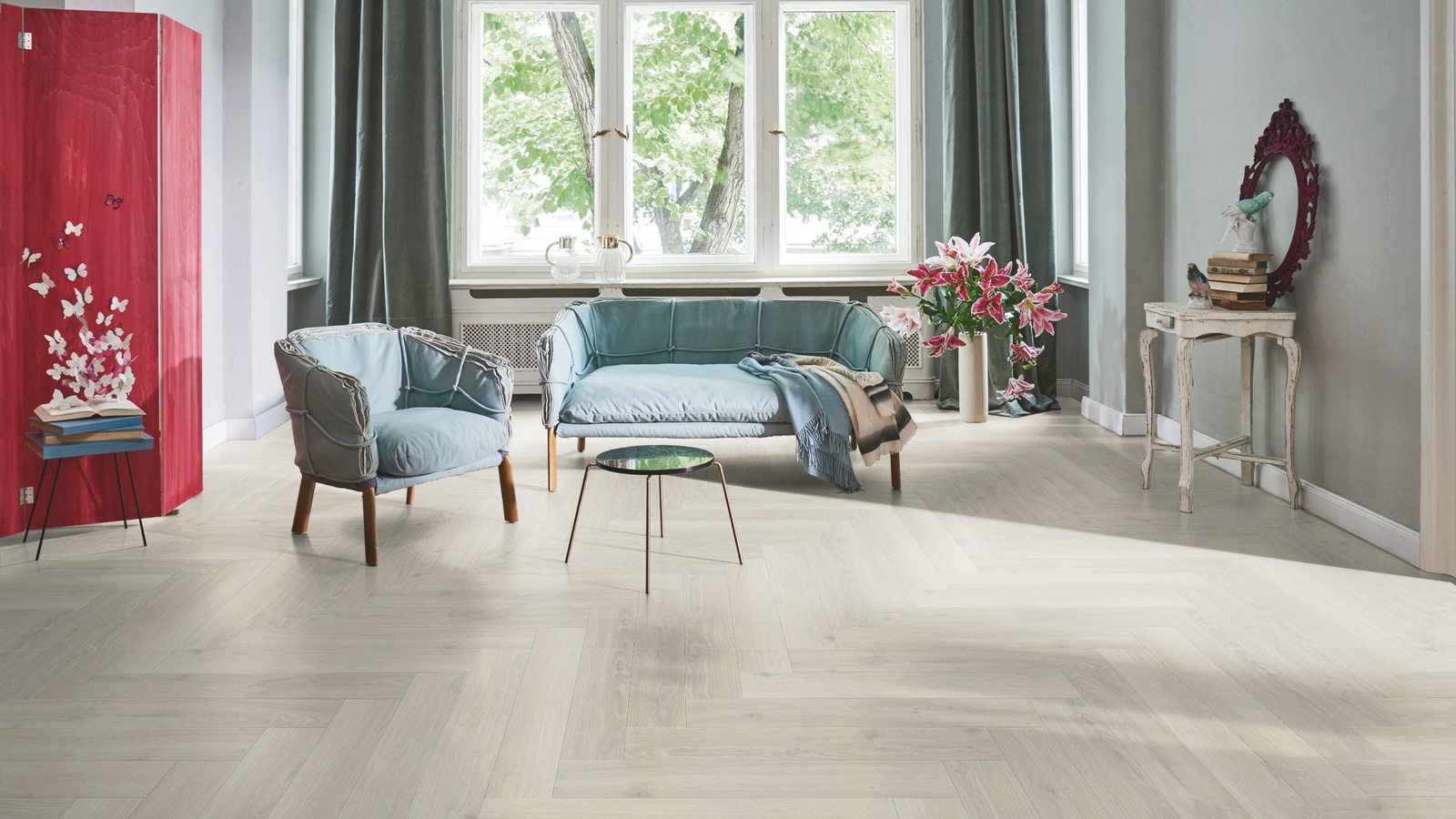 Milieubild Wohnzimmer in Stadtwohnung - Parador Laminat Trendtime 3 Eiche Skyline weiß Milieubild Wohnzimmer in Stadtwohnung - Parador 1747862