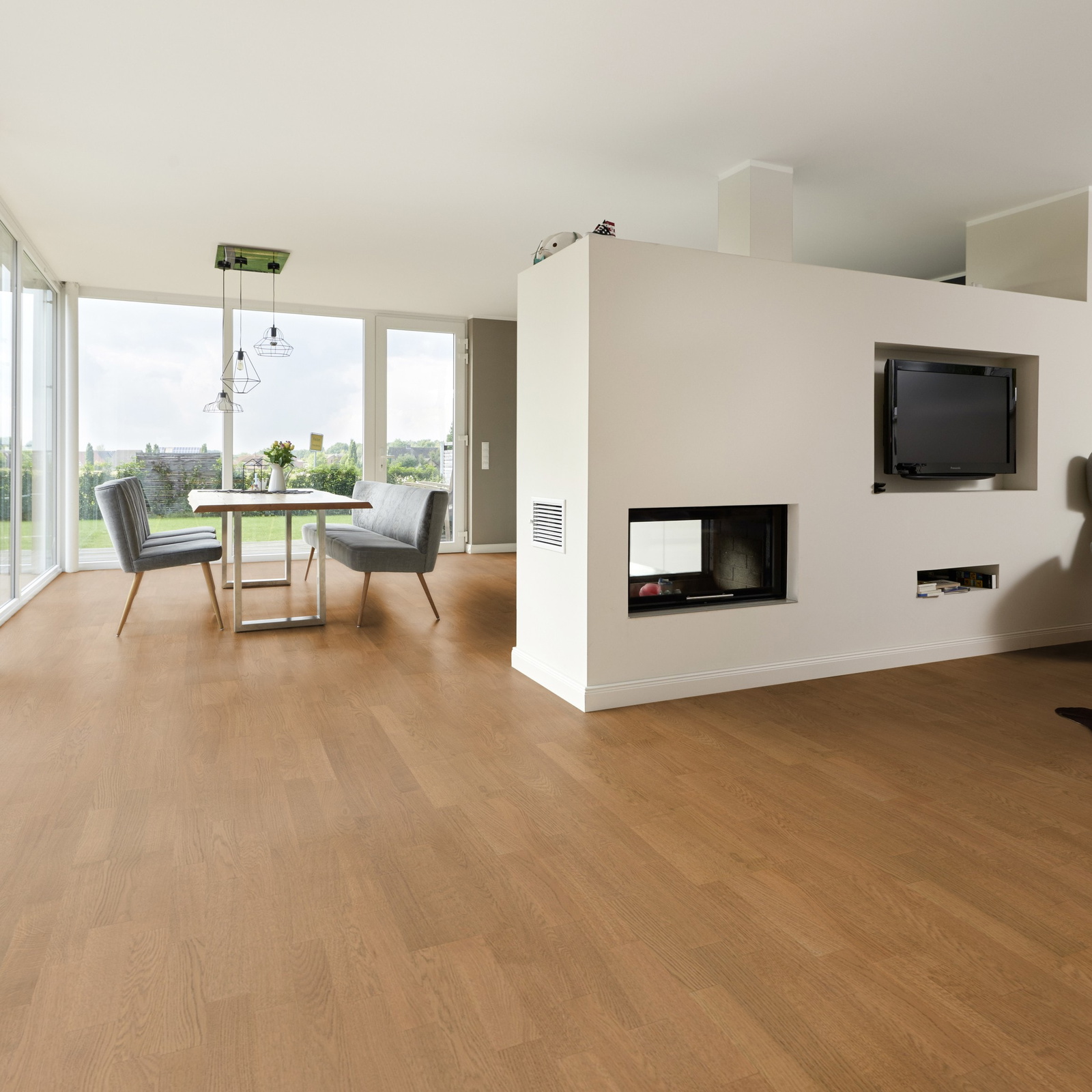 Milieubild Wohnzimmer mit Essbereich und Kamin - ter Hürne 1101312492
