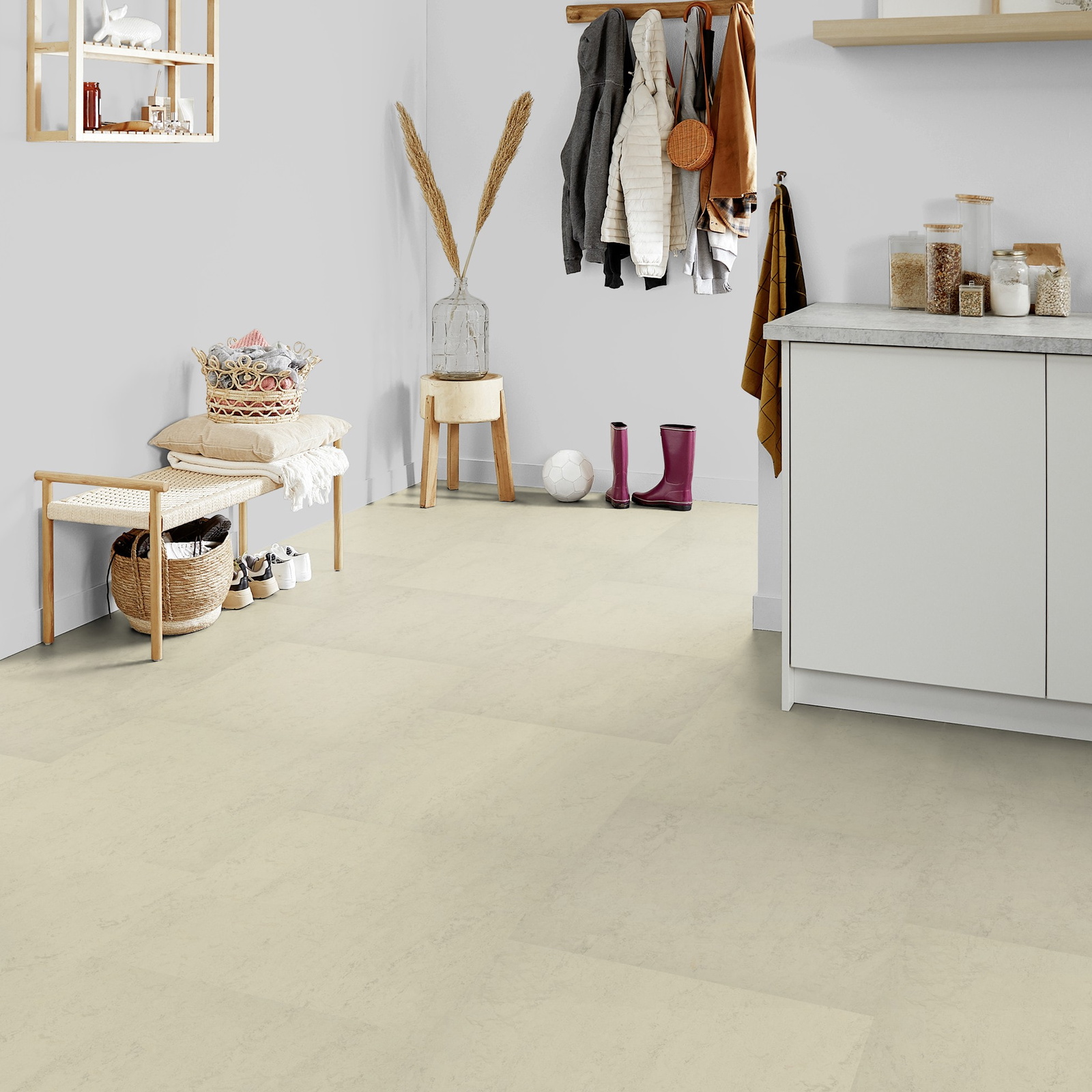 Milieubild Kompakte Küchenzeile im offenen Wohnbereich - Forbo Flooring Marmoleum Modular Neutral Pluto Milieubild Kompakte Küchenzeile im offenen Wohnbereich - Forbo Flooring 255288