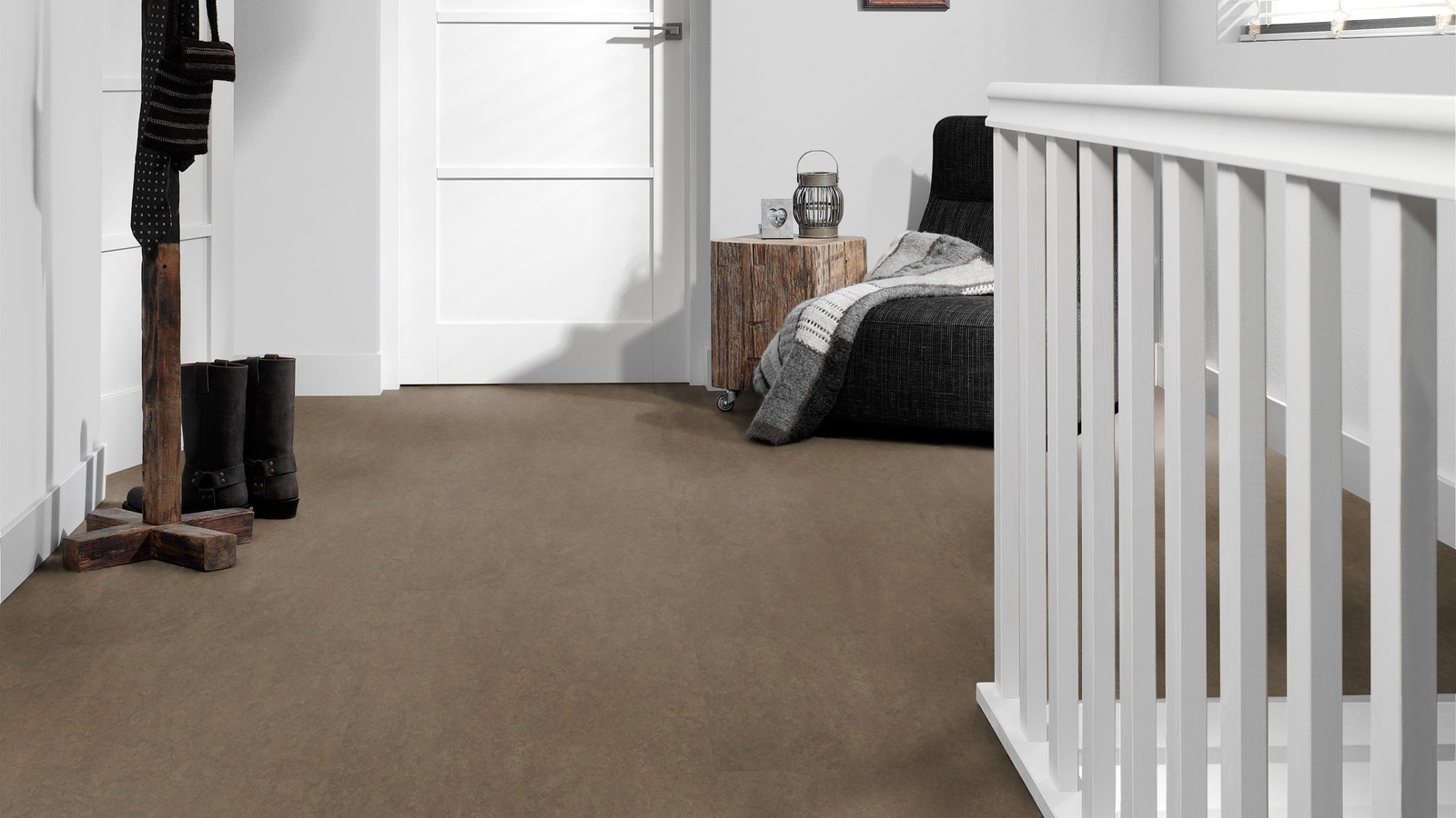 Milieubild Flur mit Treppenlauf - Forbo Flooring Marmoleum Modular Neutral Clay Milieubild Flur mit Treppenlauf - Forbo Flooring 255285