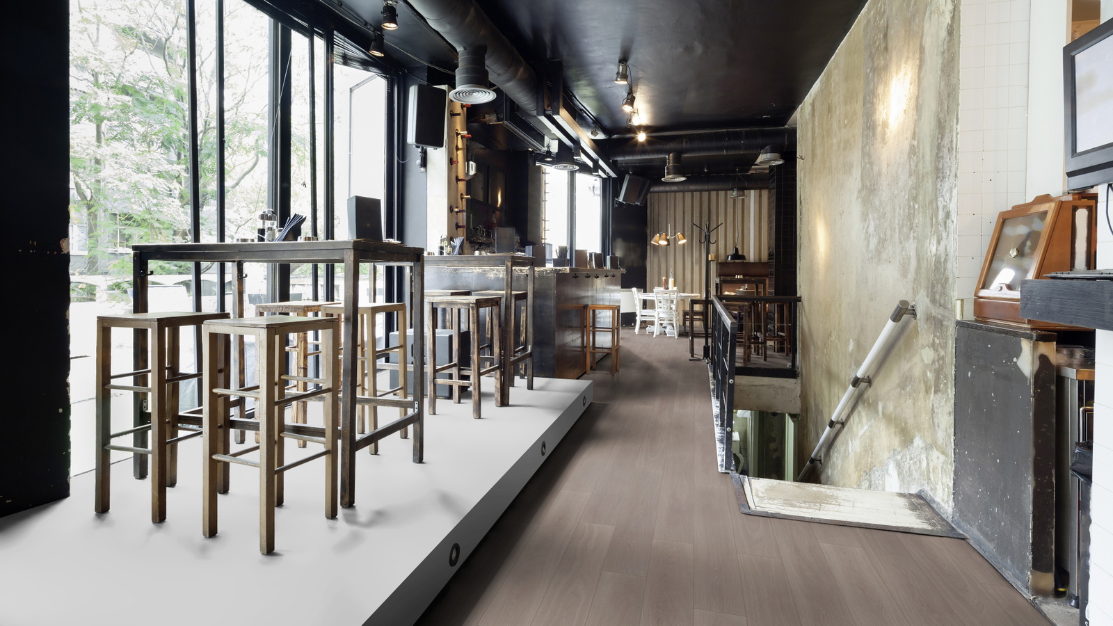 Milieubild Restaurant - Bar mit Tischen und Hockern - wineo MLP308R