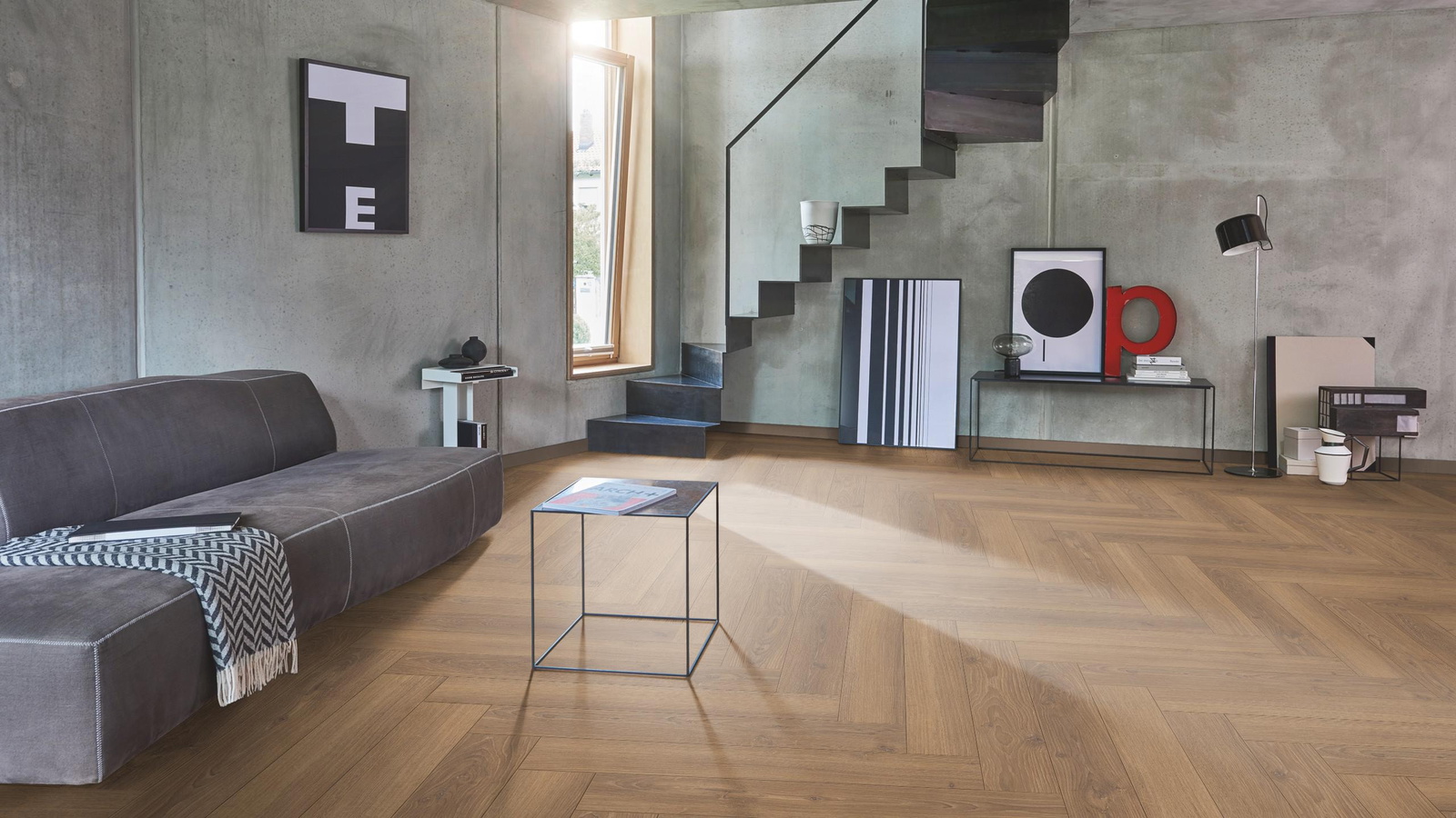 Milieubild Wohnzimmer im modernen Loft-Stil - Parador Laminat Trendtime 3 Eiche Studioline honig Milieubild Wohnzimmer im modernen Loft-Stil - Parador 1747864