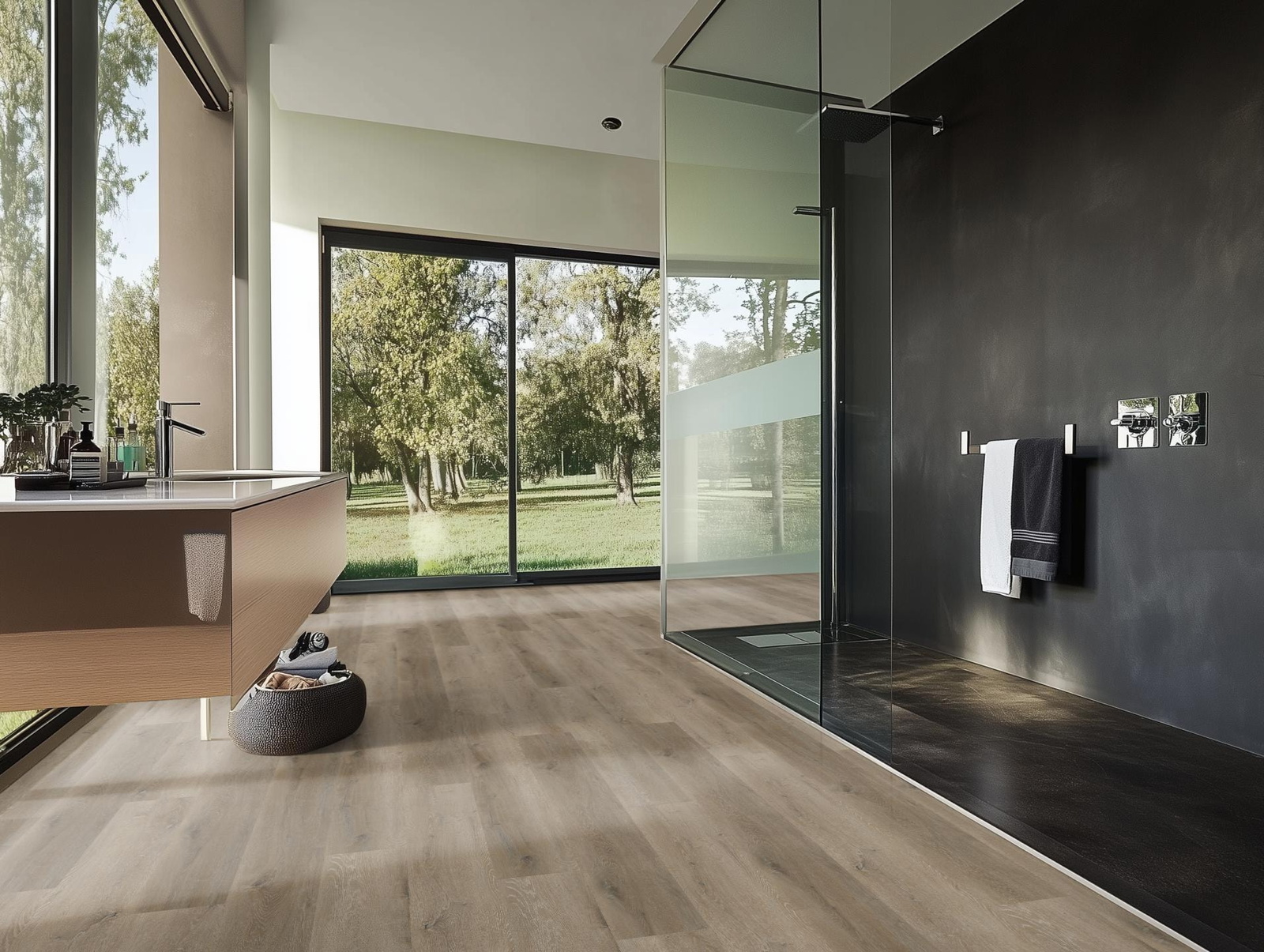Milieubild Modernes Badezimmer mit bodentiefer Dusche - nexflor Rigid Klick-Vinyl Helios Click Collection Miletus Oak Milieubild Modernes Badezimmer mit bodentiefer Dusche - nexflor NXF-20030-002