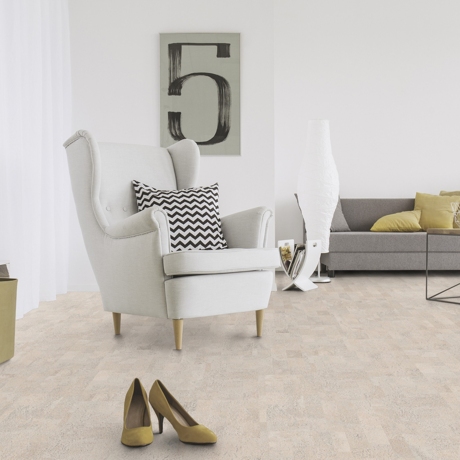Milieubild Wohnzimmer mit Sessel und Sofa - Wicanders HDF Klick-Korkboden cork Essence Identity Moonlight Milieubild Wohnzimmer mit Sessel und Sofa - Wicanders 80001650