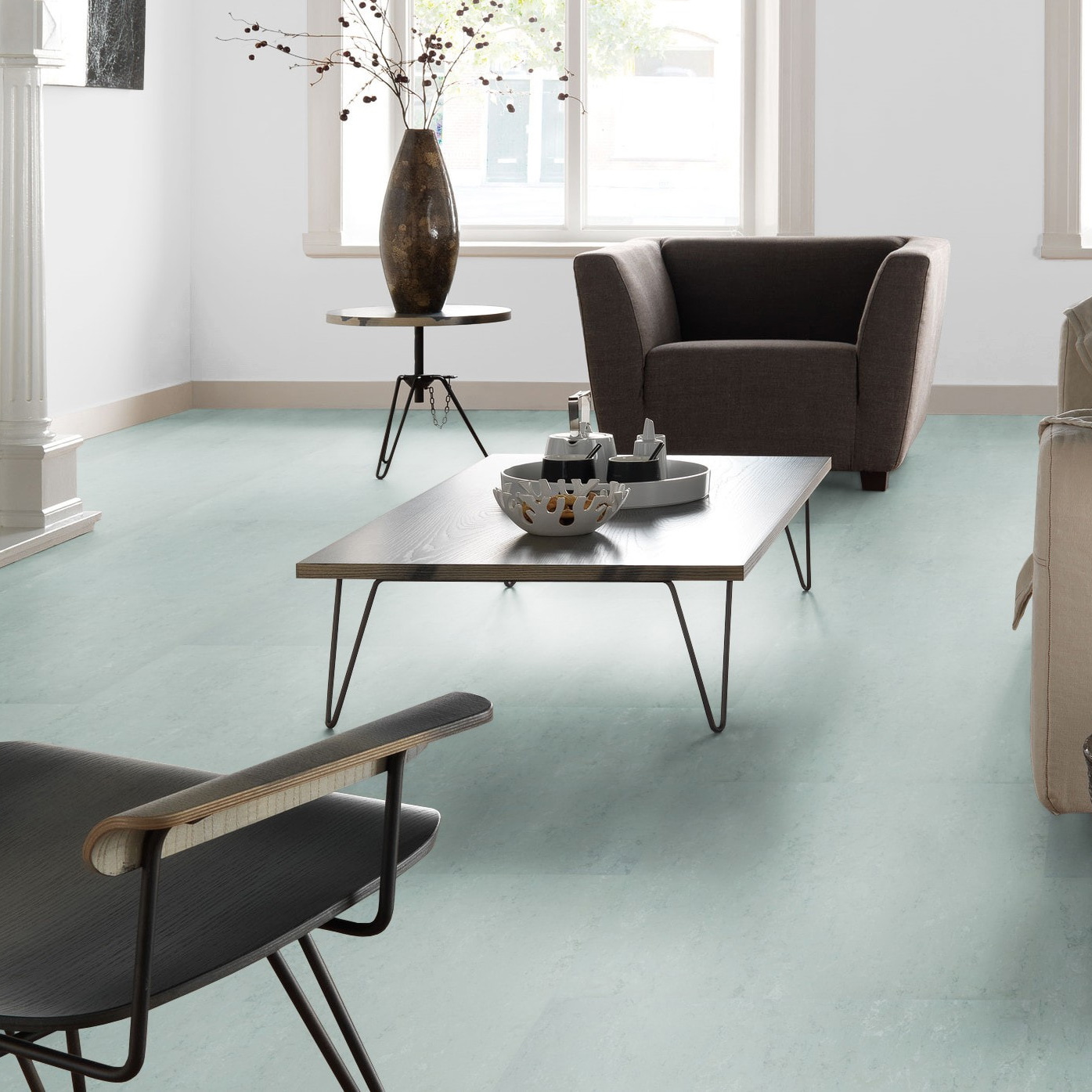 Milieubild Altbau-Wohnzimmer mit Kamin - Forbo Flooring Marmoleum Modular Accent Flint Milieubild Altbau-Wohnzimmer mit Kamin - Forbo Flooring 255327