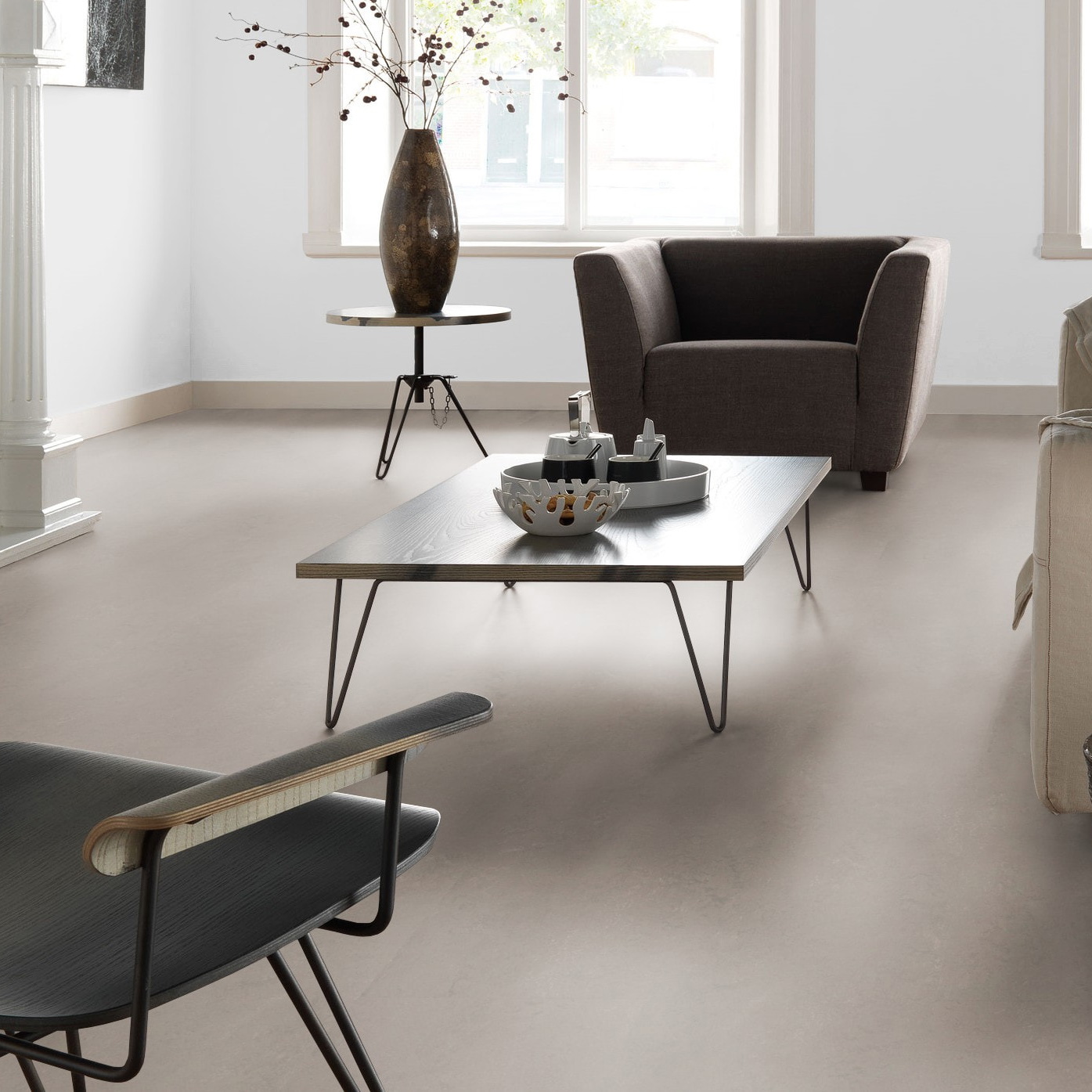 Milieubild Altbau-Wohnzimmer mit Kamin - Forbo Flooring Marmoleum Click Liquid Clay Milieubild Altbau-Wohnzimmer mit Kamin - Forbo Flooring 176501