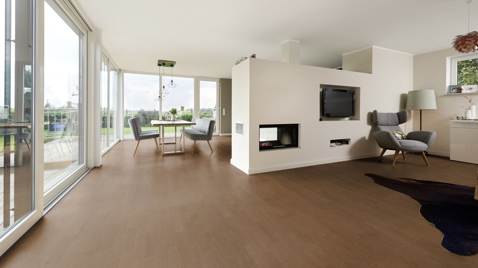 Milieubild Wohnzimmer mit Essbereich und Kamin - ter Hürne Parkett Tailored Collection Eiche Toscana Milieubild Wohnzimmer mit Essbereich und Kamin - ter Hürne 1101312493