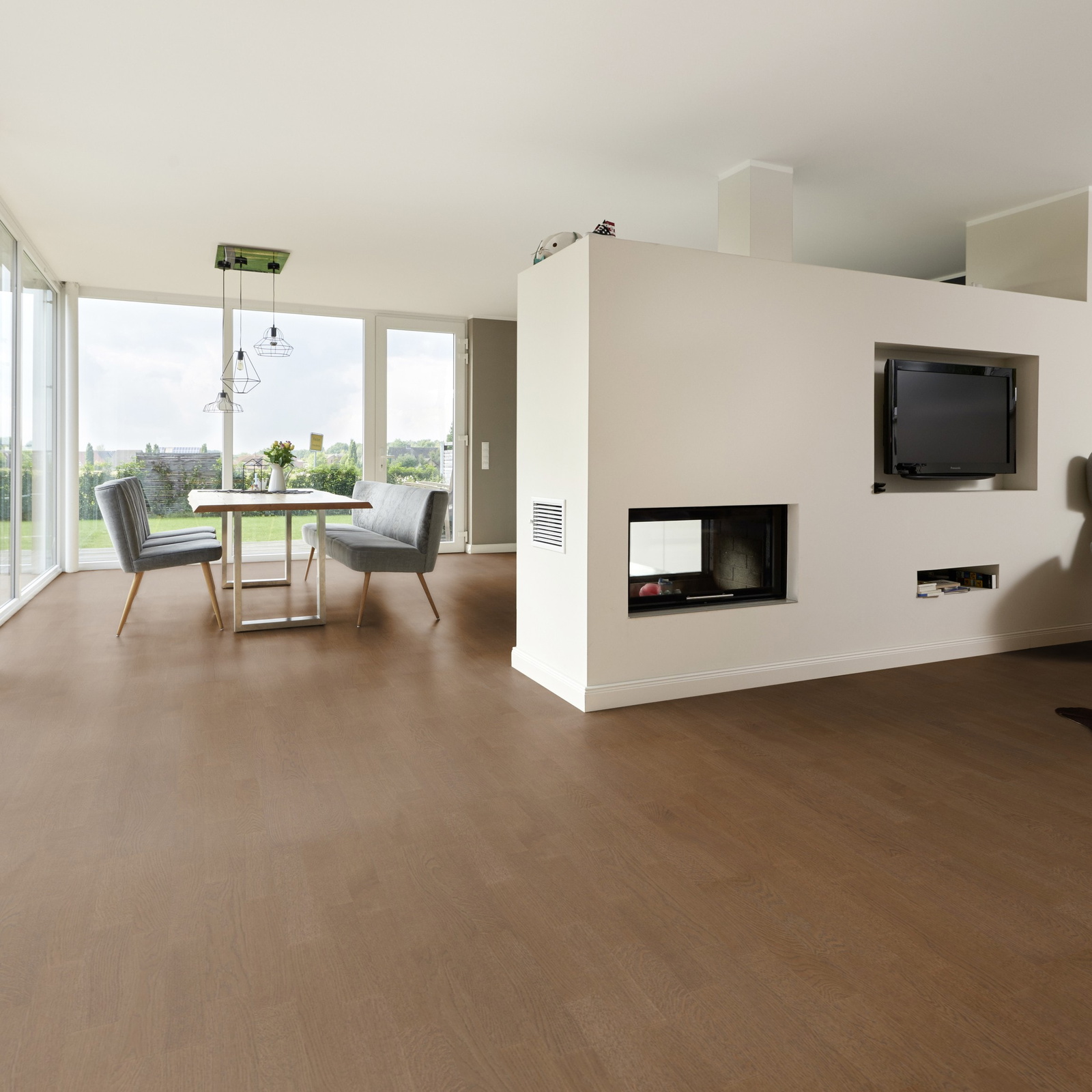 Milieubild Wohnzimmer mit Essbereich und Kamin - ter Hürne Parkett Tailored Collection Eiche Toscana Milieubild Wohnzimmer mit Essbereich und Kamin - ter Hürne 1101312493