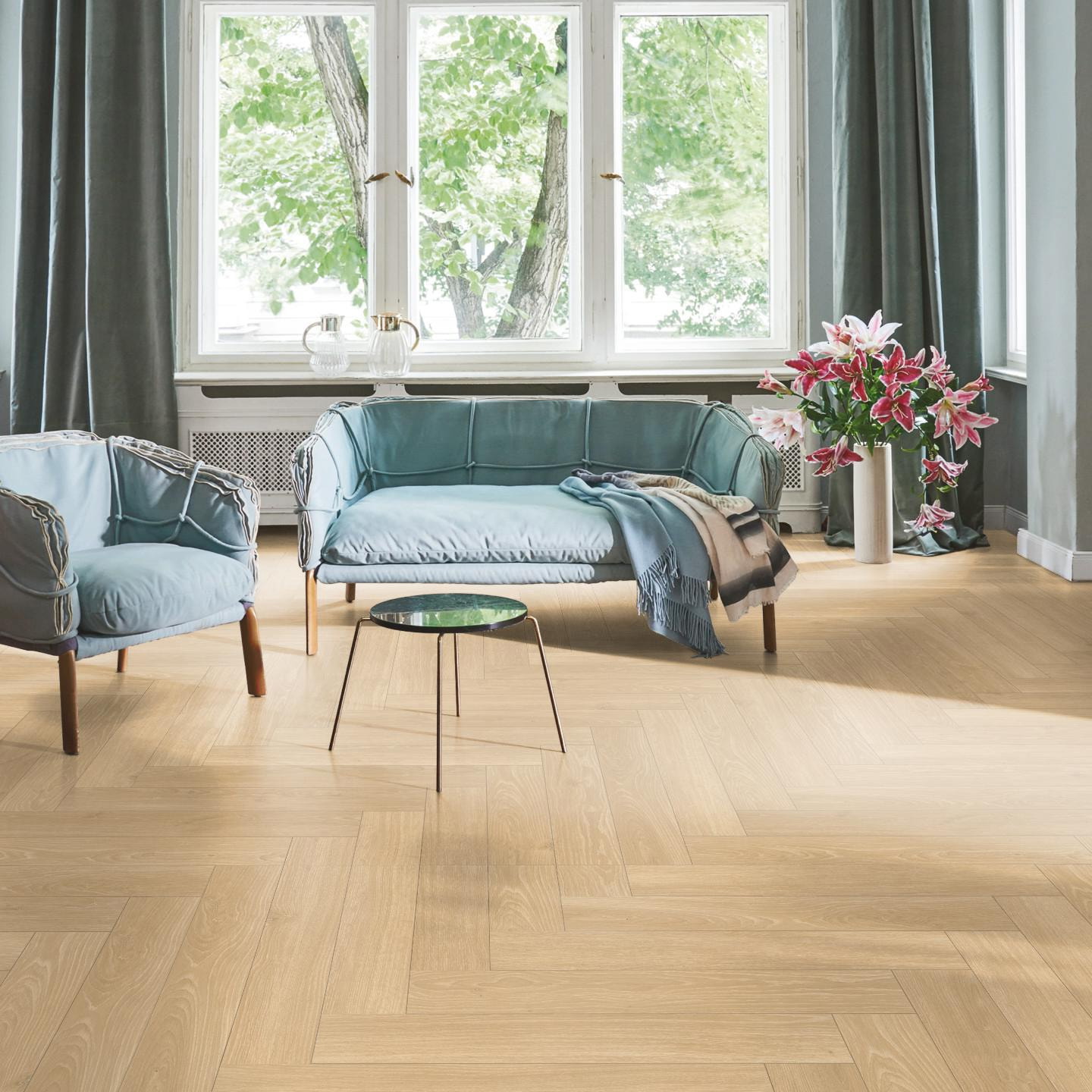Milieubild Wohnzimmer in Stadtwohnung - Parador Laminat Trendtime 3 Eiche Studioline natur Milieubild Wohnzimmer in Stadtwohnung - Parador 1747866