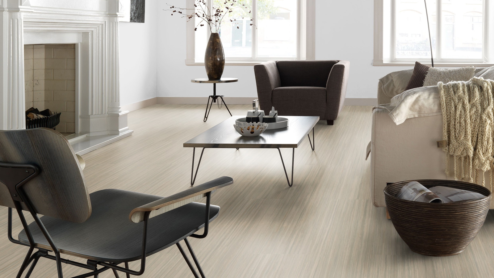Milieubild Altbau-Wohnzimmer mit Kamin - Forbo Flooring 253741