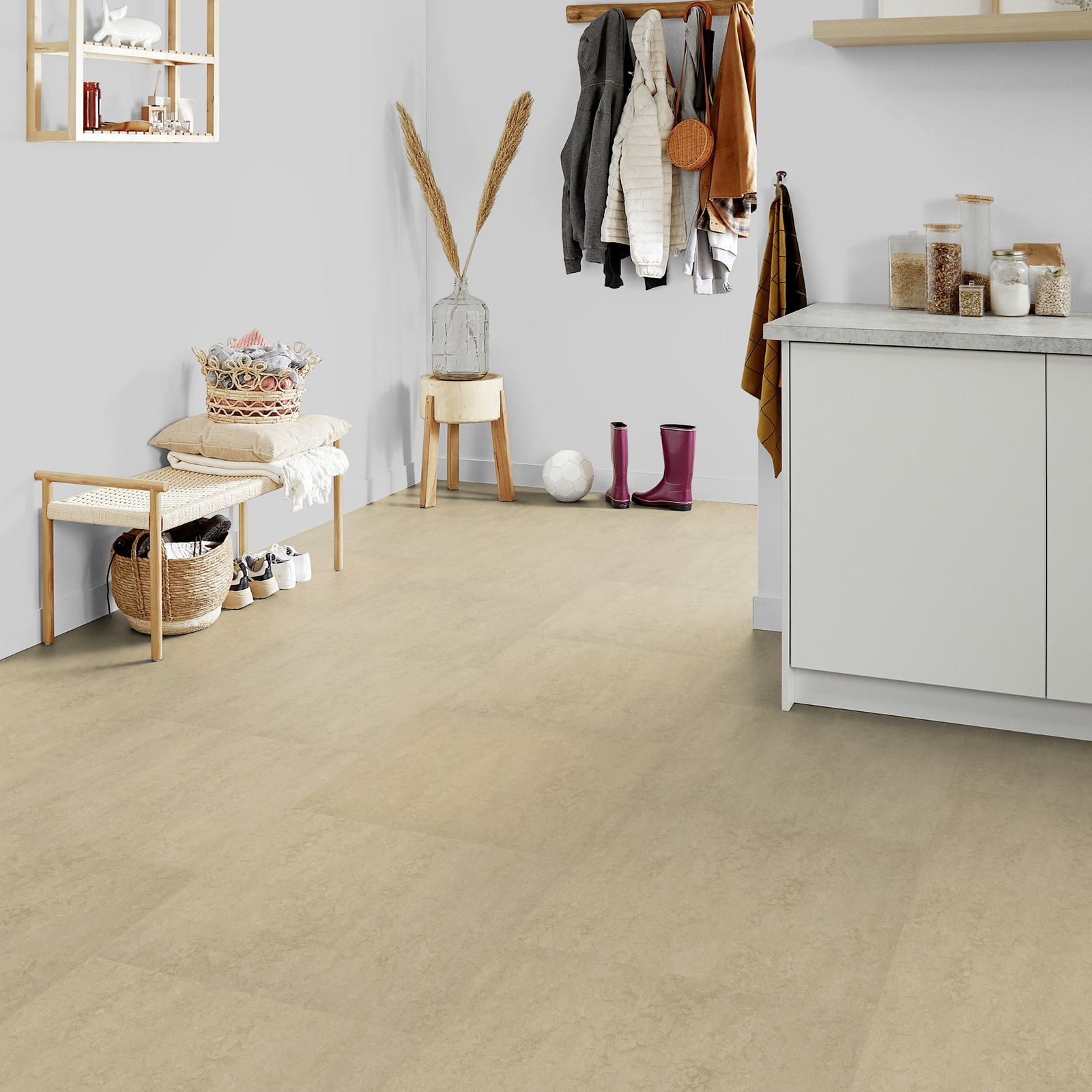 Milieubild Kompakte Küchenzeile im offenen Wohnbereich - Forbo Flooring Marmoleum Modular Neutral Sandstone Milieubild Kompakte Küchenzeile im offenen Wohnbereich - Forbo Flooring 255283