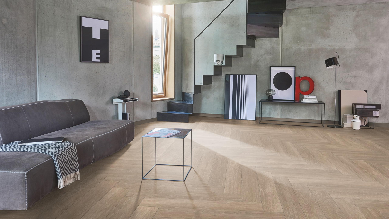 Milieubild Wohnzimmer im modernen Loft-Stil - Parador Laminat Trendtime 3 Eiche Skyline perlgrau Milieubild Wohnzimmer im modernen Loft-Stil - Parador 1747861