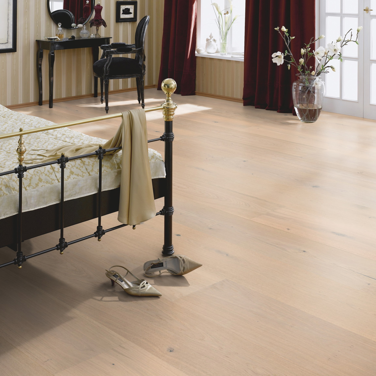 Milieubild Luxuriöses Schlafzimmer - Bennett & Jones Parkett Grand Houses Oak No.36 Harewood Milieubild Luxuriöses Schlafzimmer - Bennett & Jones 1148012017