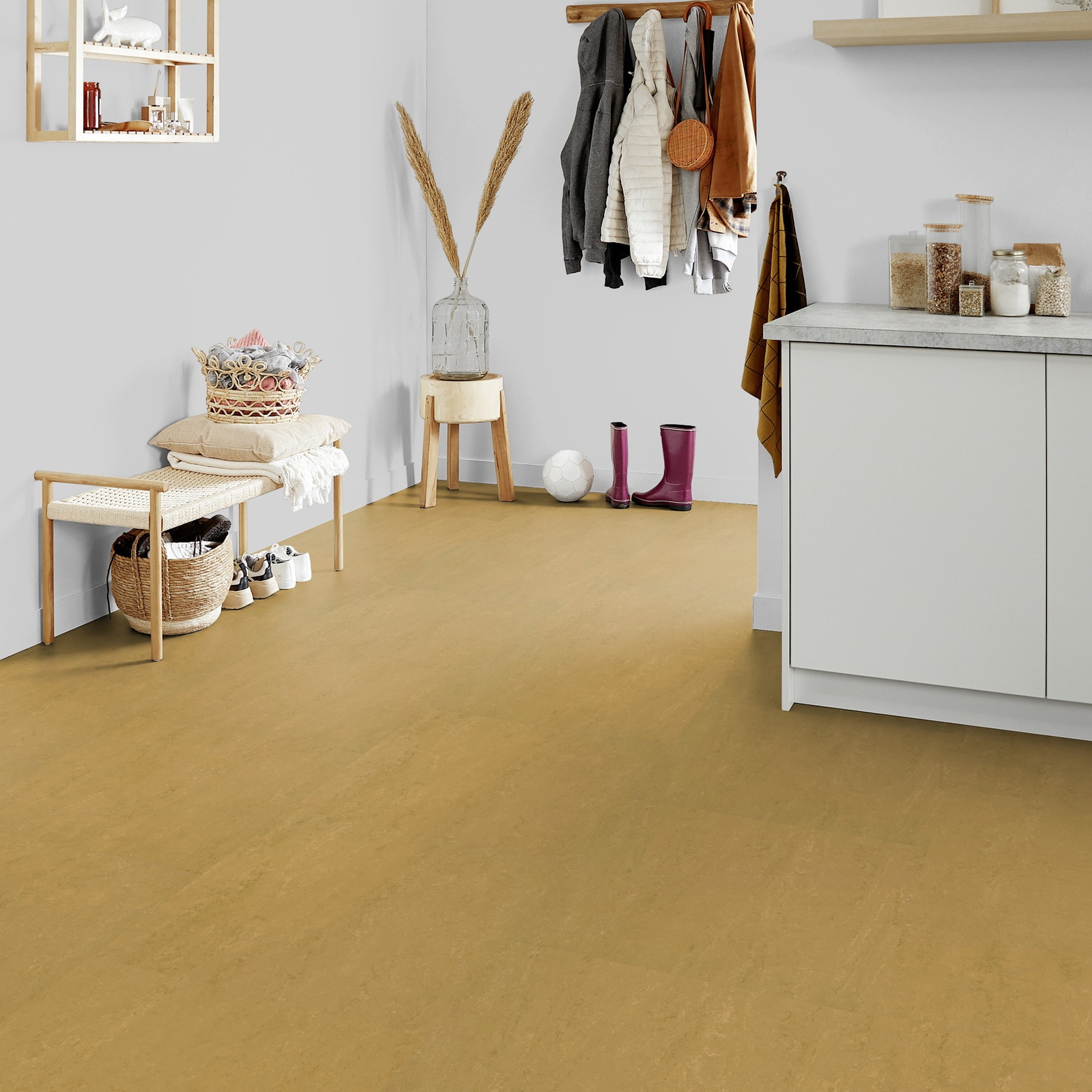 Milieubild Kompakte Küchenzeile im offenen Wohnbereich - Forbo Flooring Marmoleum Modular Accent Linseed Milieubild Kompakte Küchenzeile im offenen Wohnbereich - Forbo Flooring 255322