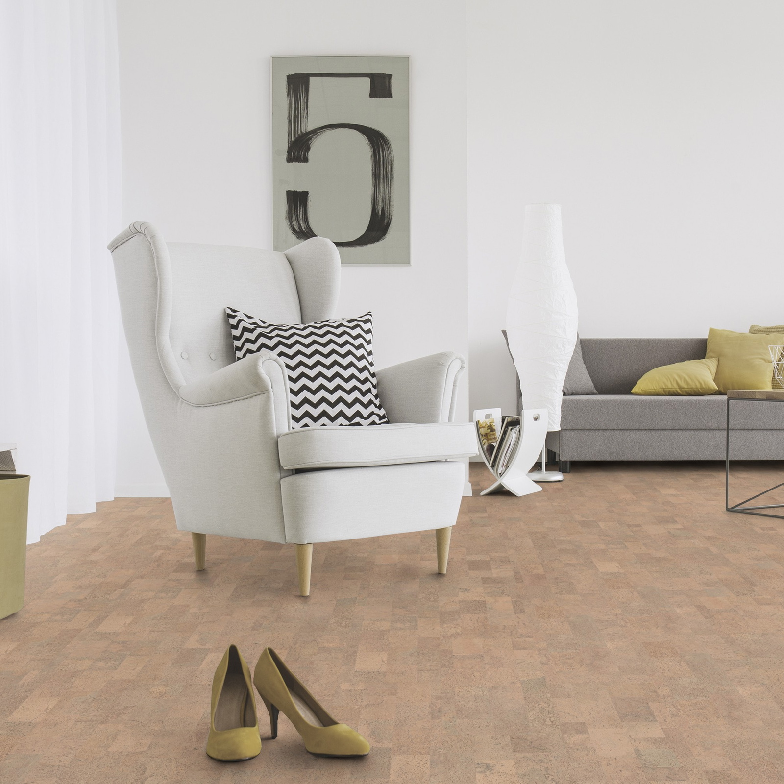 Milieubild Wohnzimmer mit Sessel und Sofa - Wicanders HDF Klick-Korkboden cork Essence Identity Champagne Milieubild Wohnzimmer mit Sessel und Sofa - Wicanders 80001653