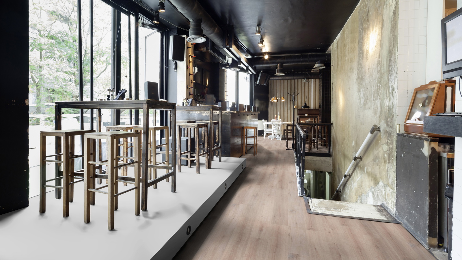 Milieubild Restaurant - Bar mit Tischen und Hockern - wineo MLP313R
