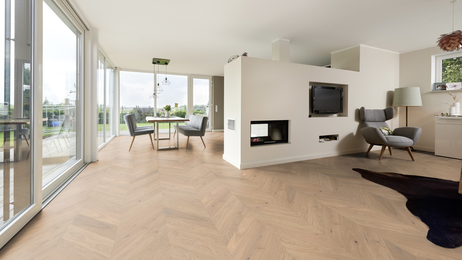 Milieubild Wohnzimmer mit Essbereich und Kamin - ter Hürne 1101312683