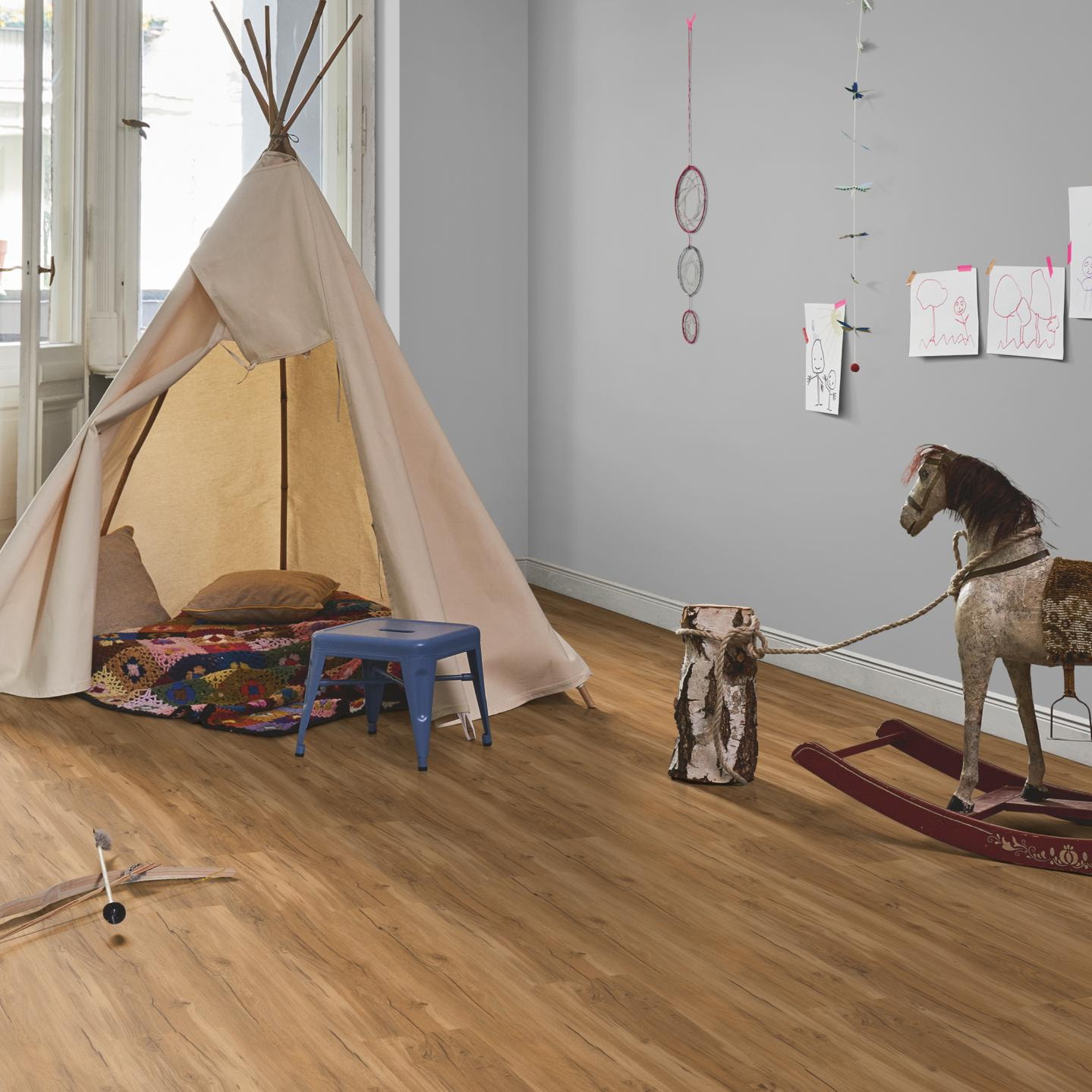 Milieubild Kinderzimmer in Stadtwohnung - Parador Klebe-Vinyl Basic 2.0 Eiche Memory natur Milieubild Kinderzimmer in Stadtwohnung - Parador 1730796