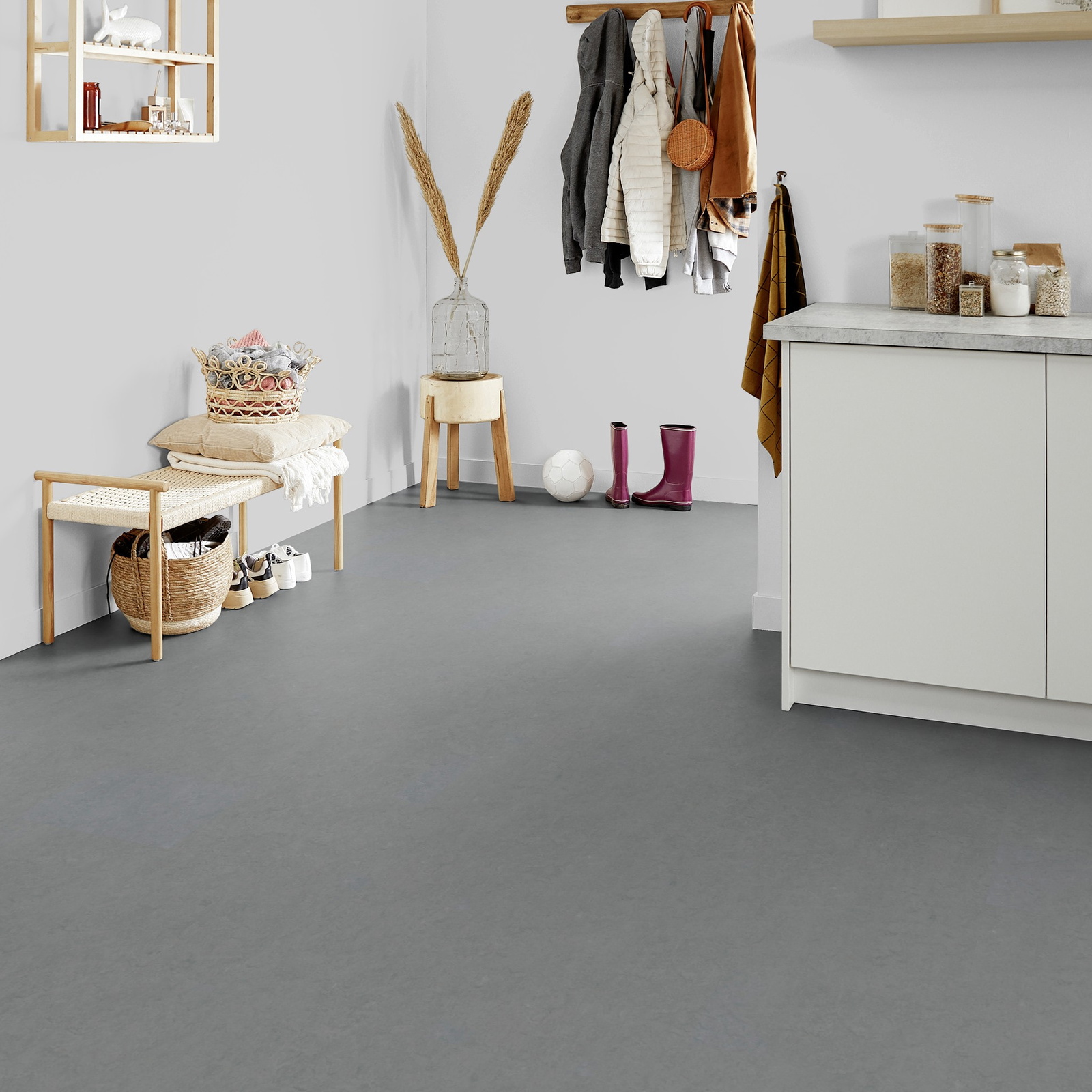 Milieubild Kompakte Küchenzeile im offenen Wohnbereich - Forbo Flooring Marmoleum Click Eternity Milieubild Kompakte Küchenzeile im offenen Wohnbereich - Forbo Flooring 176495