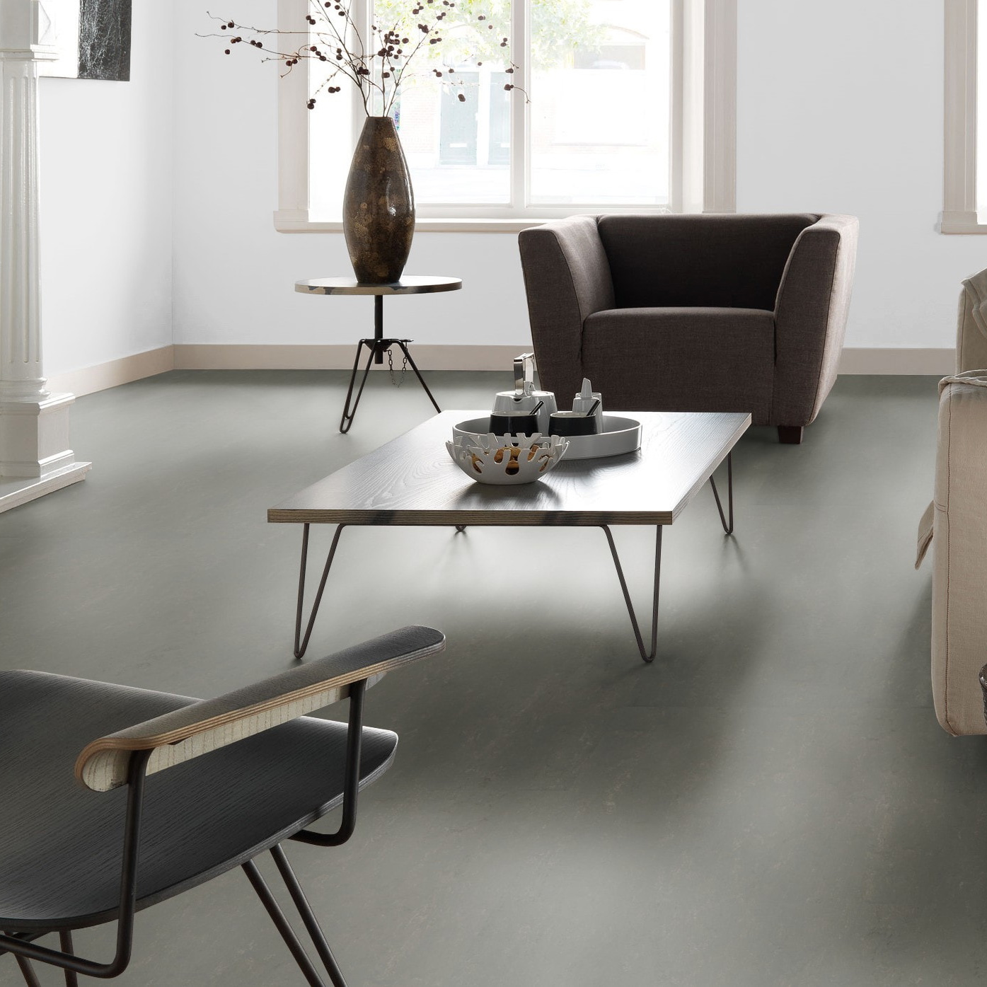 Milieubild Altbau-Wohnzimmer mit Kamin - Forbo Flooring Marmoleum Modular Neutral Meteorite Milieubild Altbau-Wohnzimmer mit Kamin - Forbo Flooring 255287