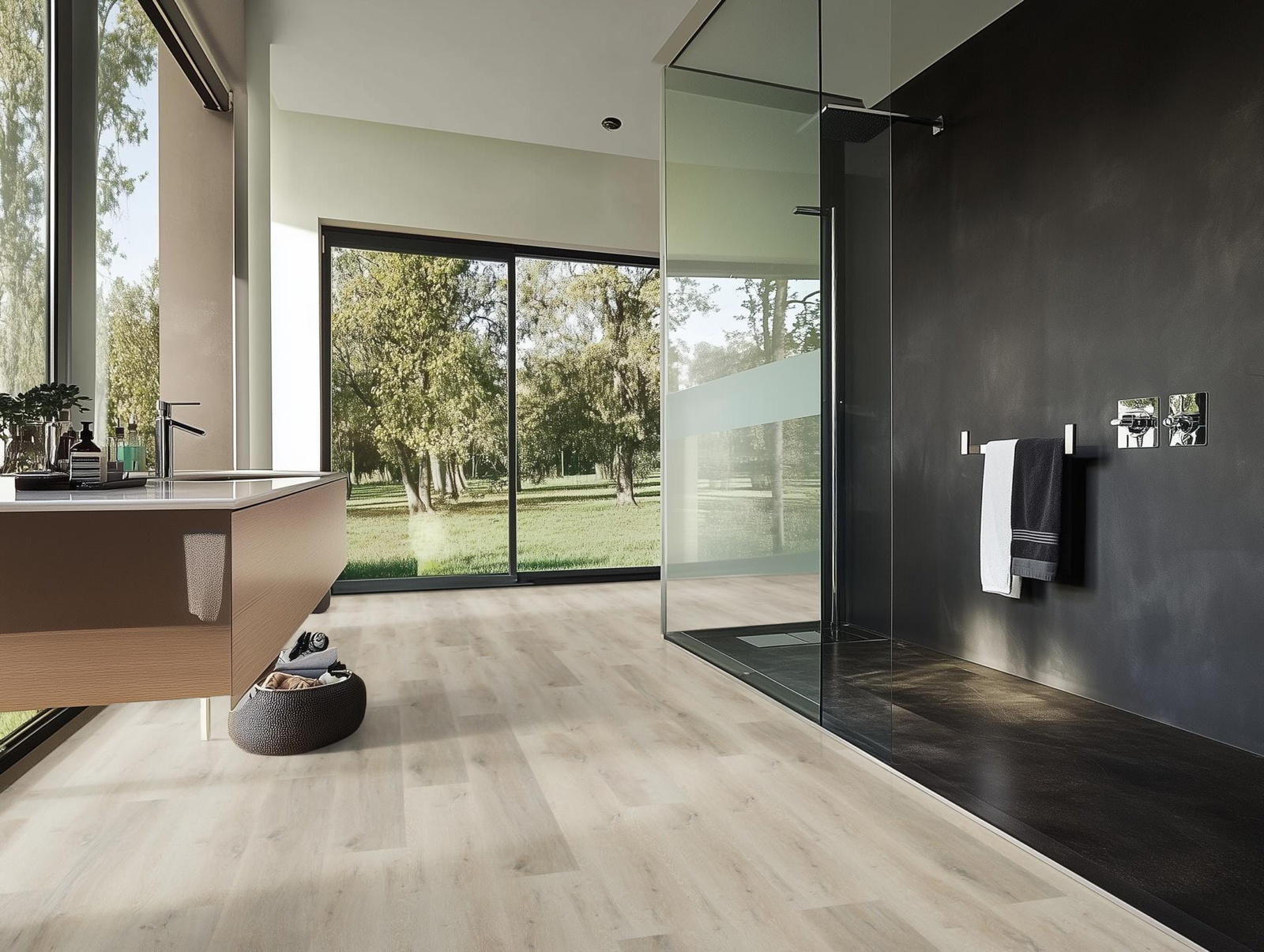 Milieubild Modernes Badezimmer mit bodentiefer Dusche - nexflor Rigid Klick-Vinyl Helios Click Collection Phocis Oak Milieubild Modernes Badezimmer mit bodentiefer Dusche - nexflor NXF-20030-001