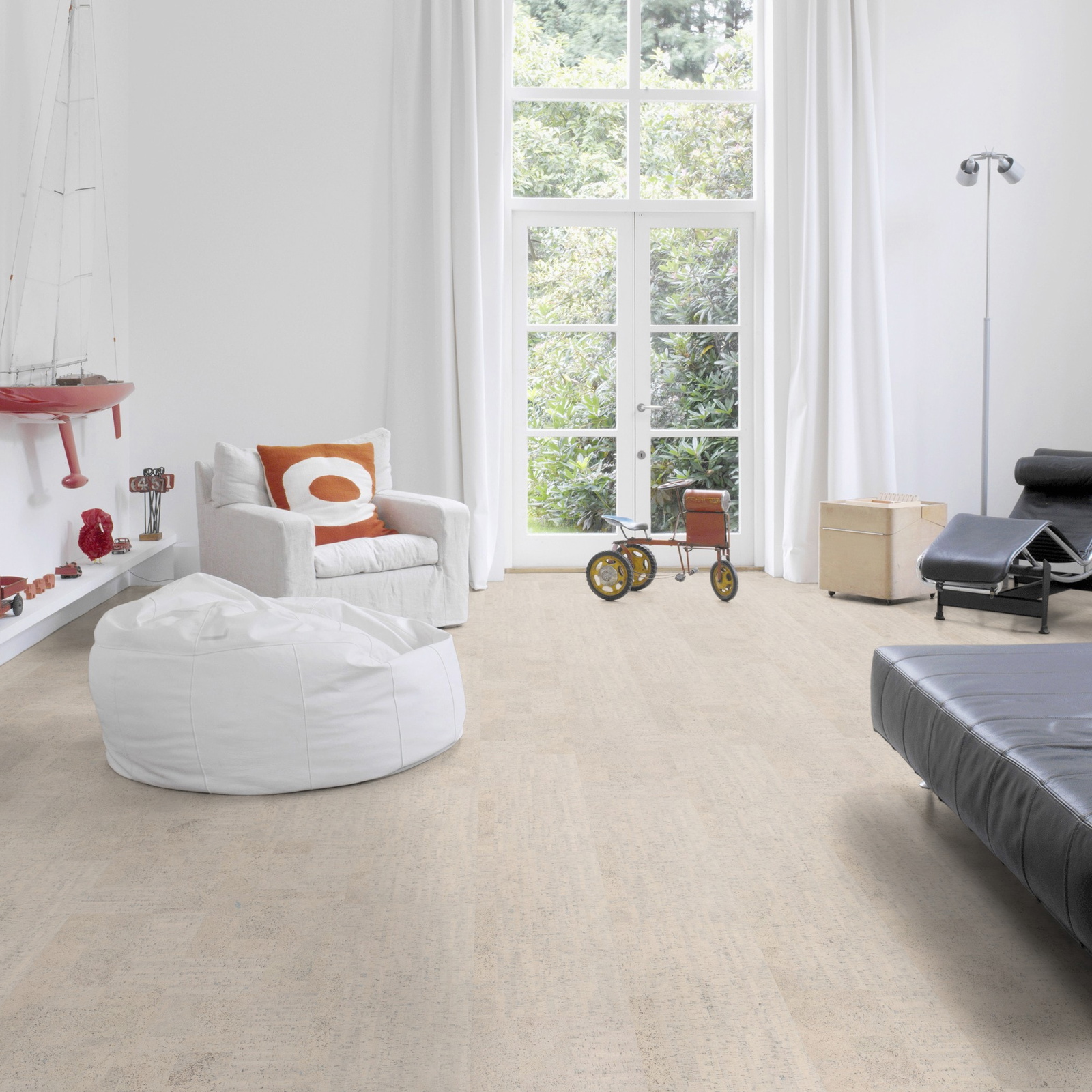 Milieubild Altbau-Wohnzimmer mit Kamin - Wicanders HDF Klick-Korkboden cork Essence Fashionable Glacier Milieubild Altbau-Wohnzimmer mit Kamin - Wicanders 80001244
